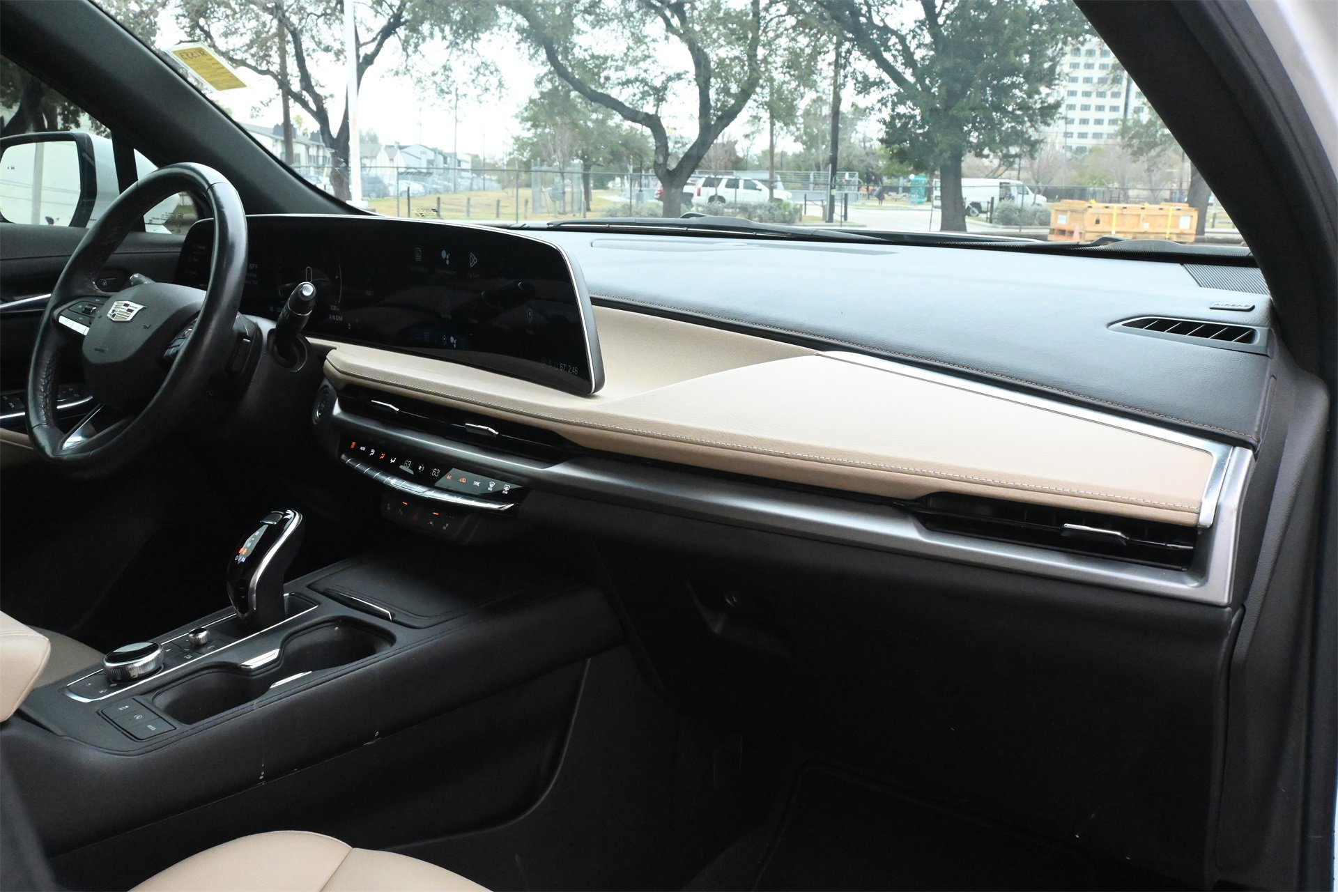 Certified 2024 Cadillac XT4 Luxury w/ Cold Weather Package image 25