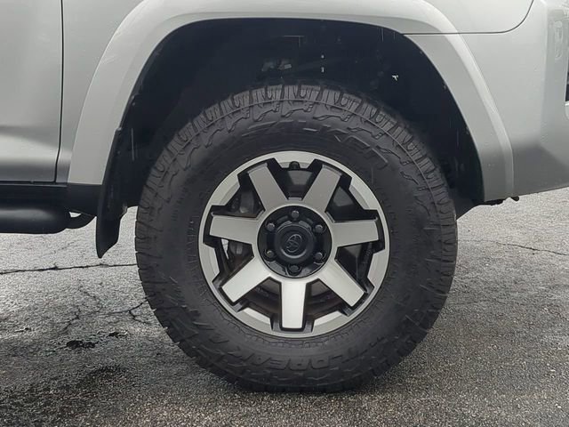 Used 2018 Toyota 4Runner TRD Off-Road AWD/4WD image 11