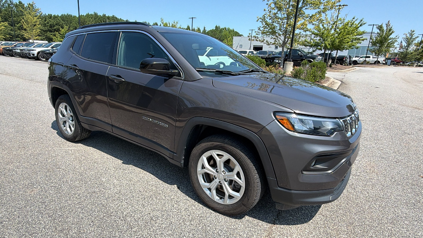 Used 2024 Jeep Compass Latitude AWD/4WD image 5