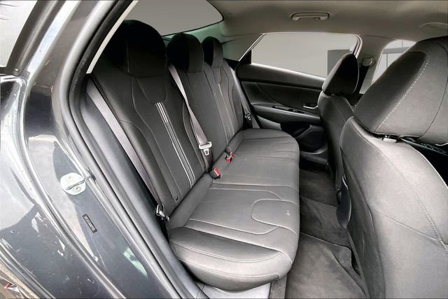 Used 2021 Hyundai Elantra SEL w/ Convenience Package image 22