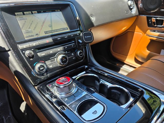 Used 2015 Jaguar XJ L Portfolio RWD image 34