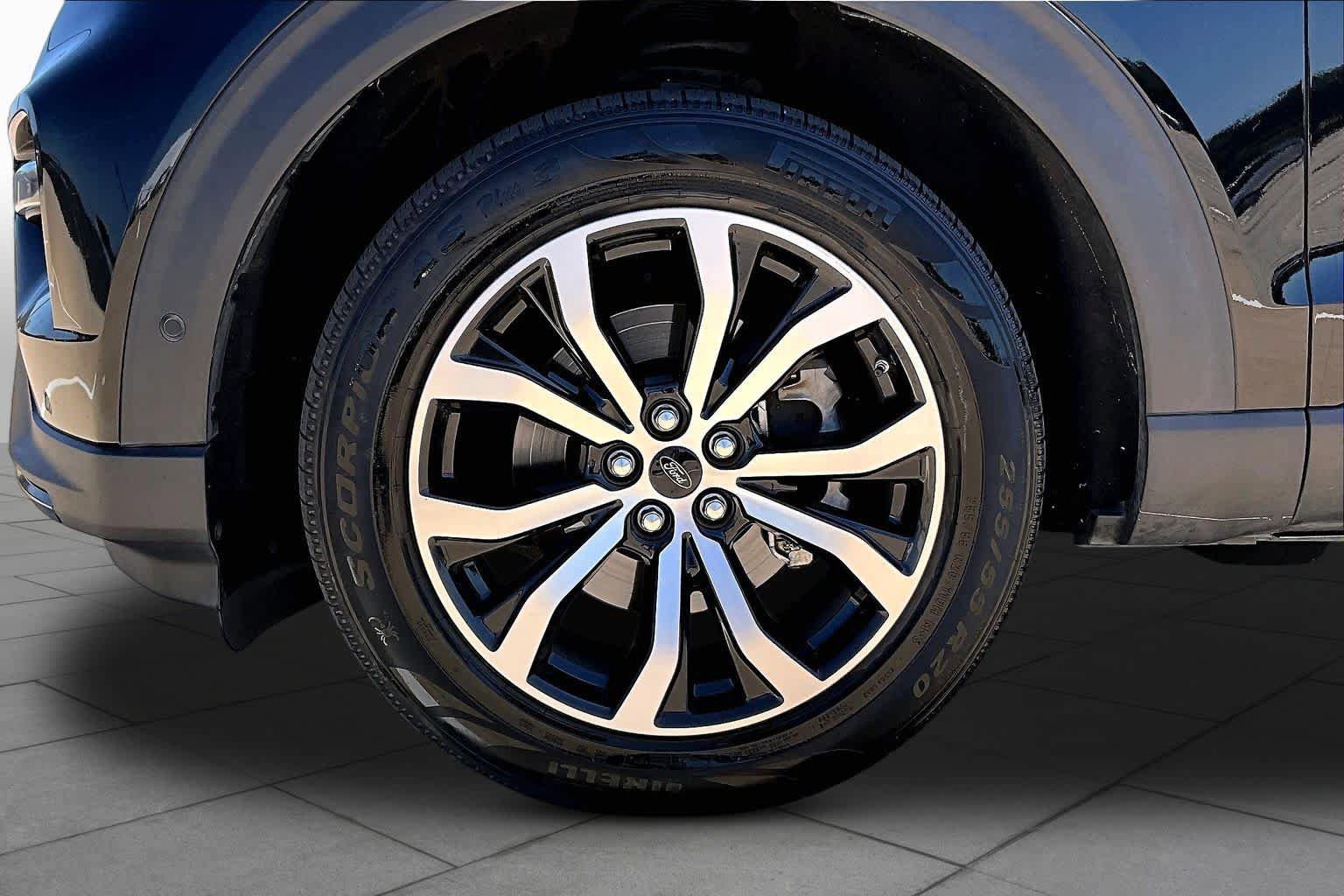 Used 2020 Ford Explorer ST w/ Premium Technology Package AWD/4WD image 11