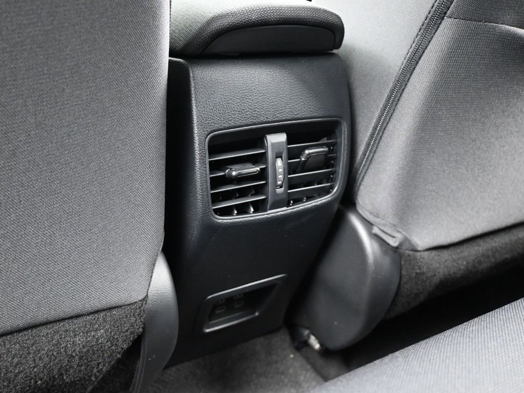 Used 2023 Toyota Corolla Cross LE image 30