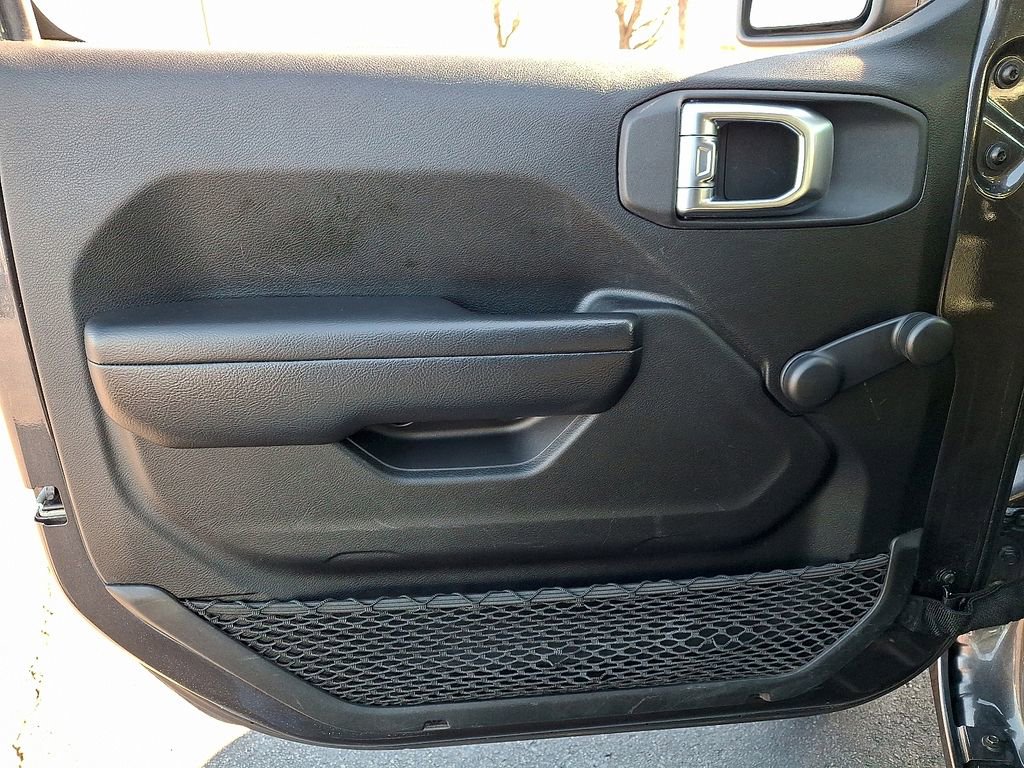 Used 2023 Jeep Wrangler Sport image 12