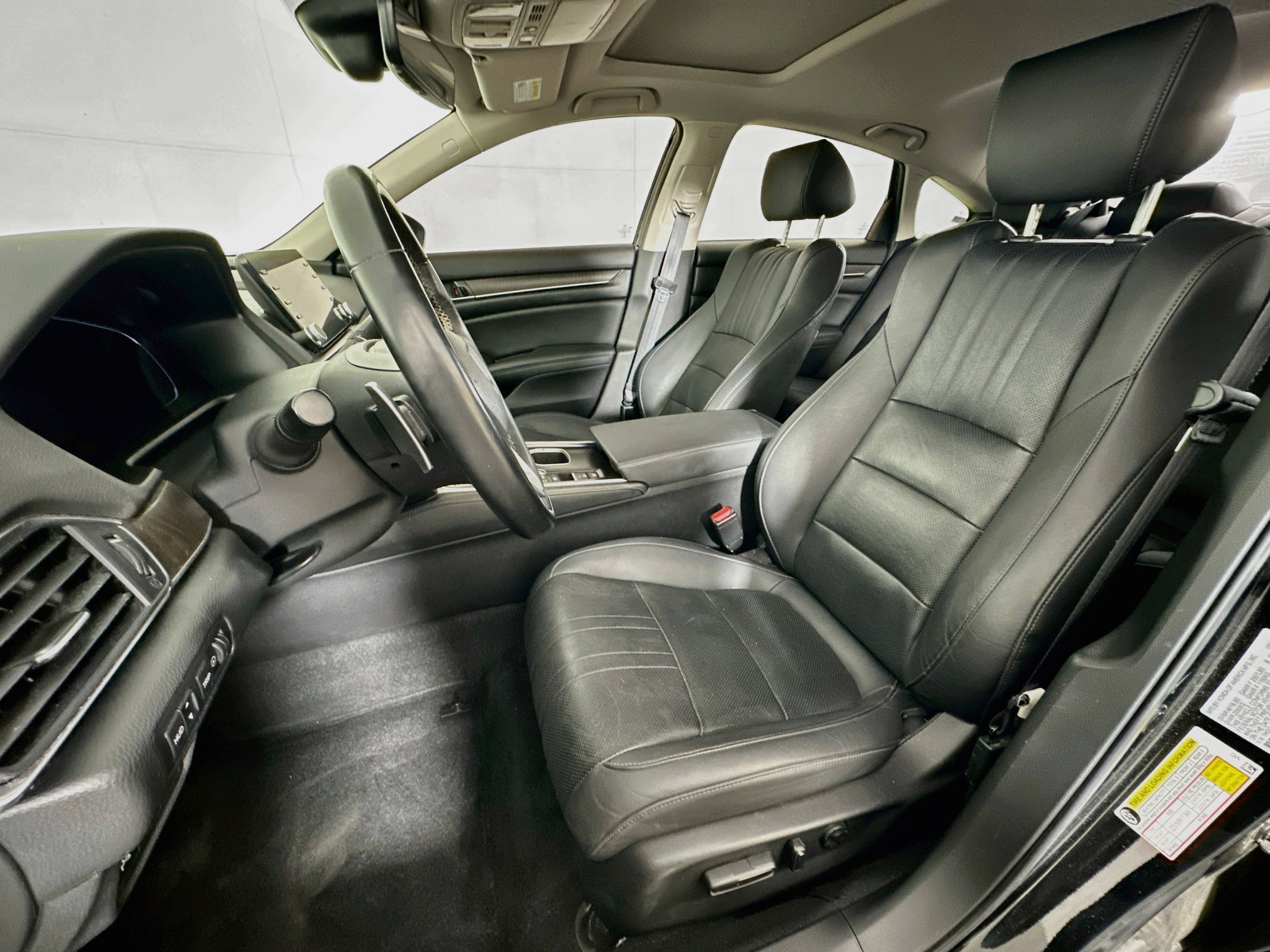 Used 2020 Honda Accord Touring image 13