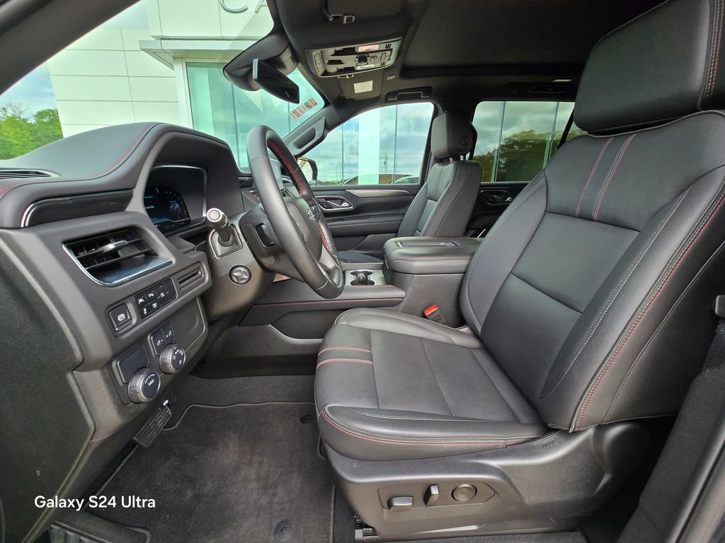 Used 2024 Chevrolet Tahoe RST w/ Luxury Package RWD image 9