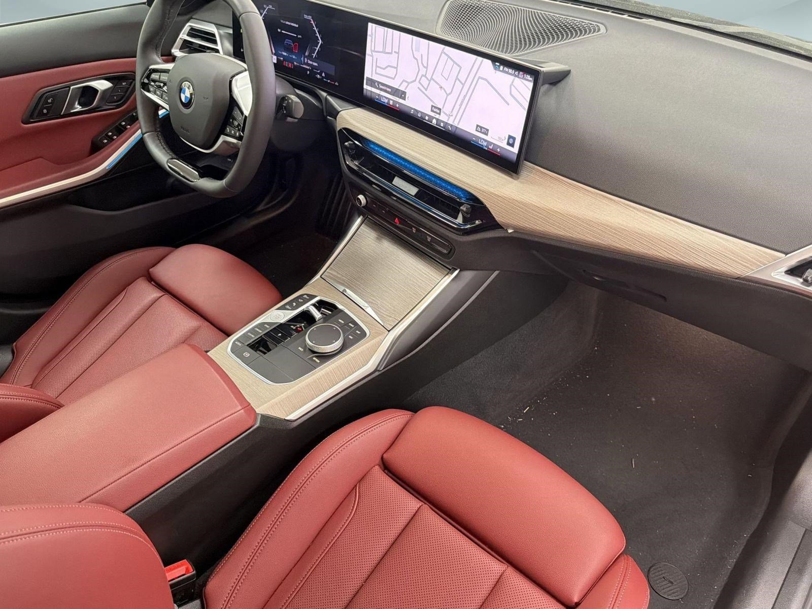 Certified 2025 BMW 330i xDrive Sedan AWD/4WD image 32