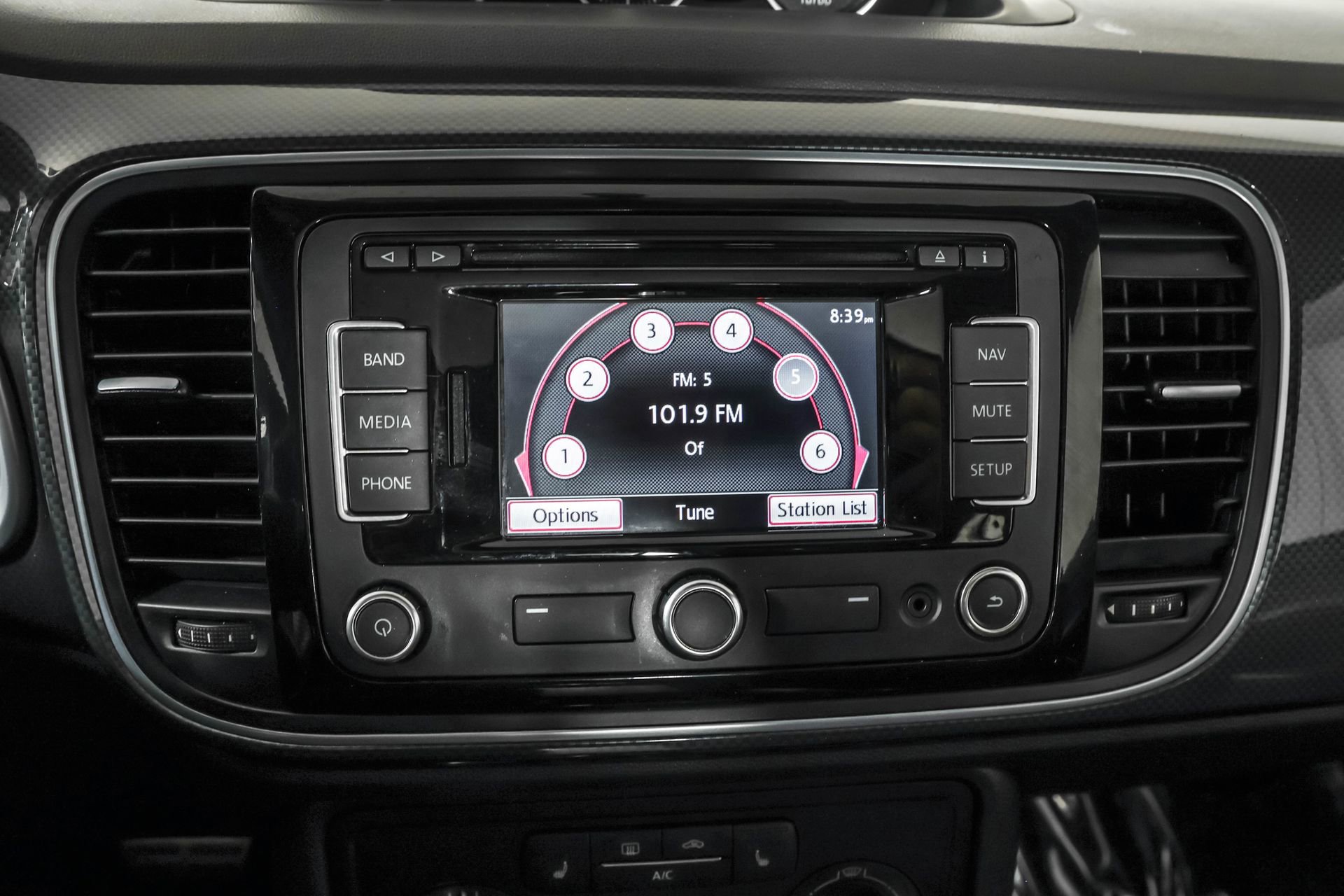 Used 2014 Volkswagen Beetle R-Line image 29