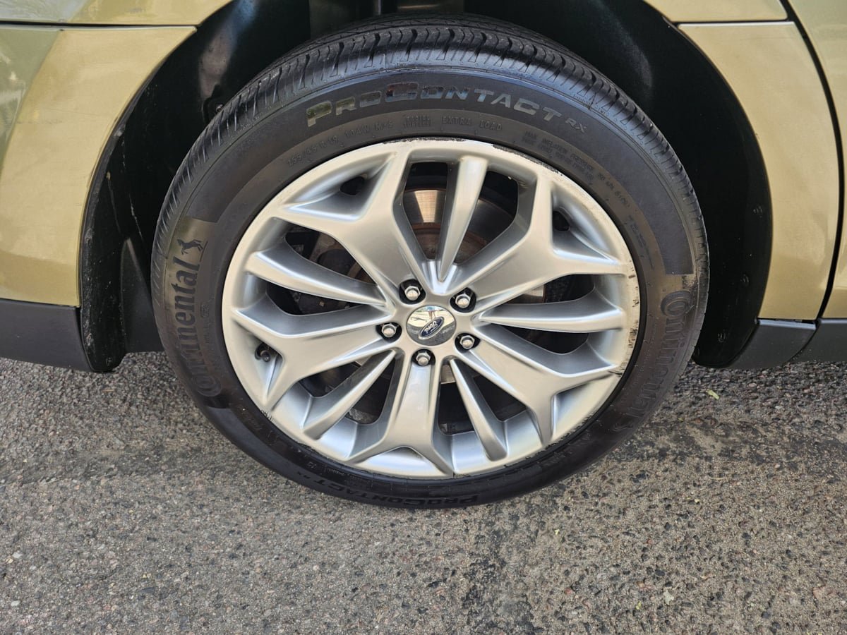 Used 2013 Ford Taurus Limited FWD image 41