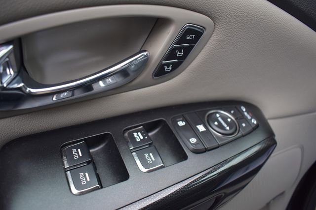 Used 2016 Kia Sedona SX image 21