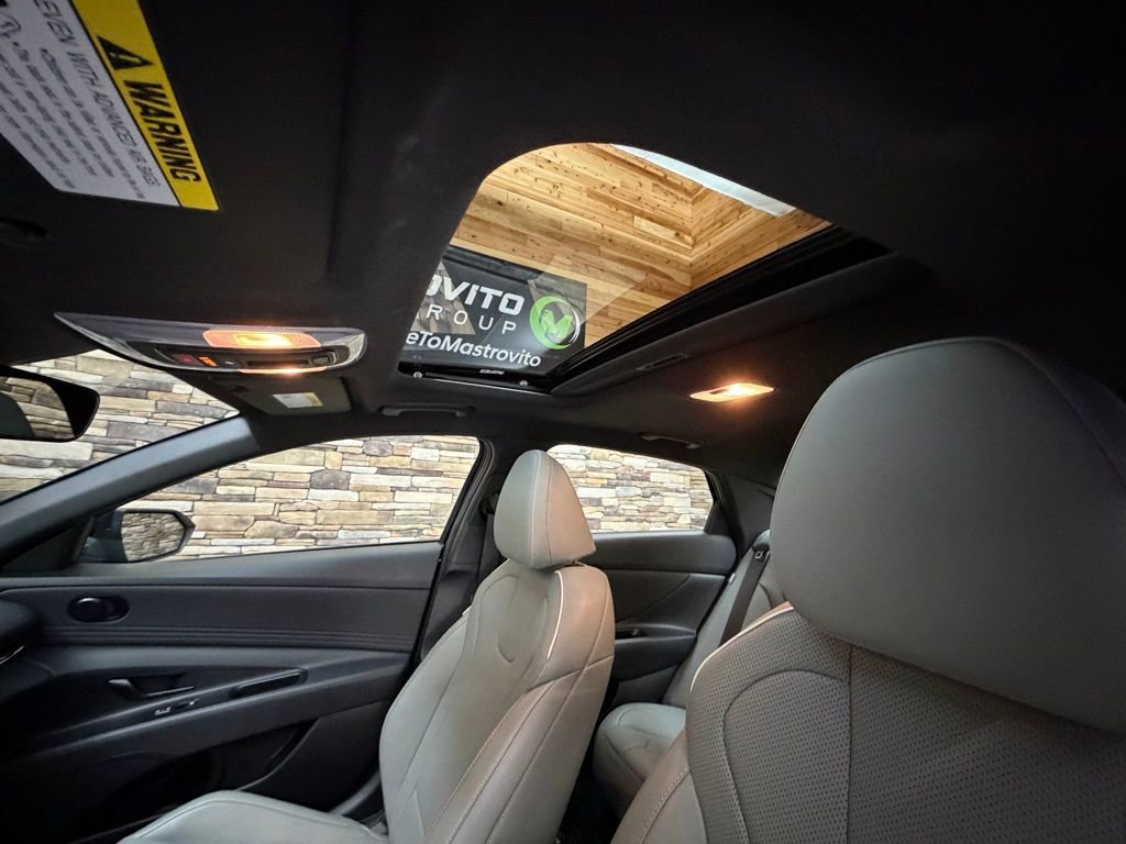 Certified 2025 Hyundai Elantra Limited FWD image 19