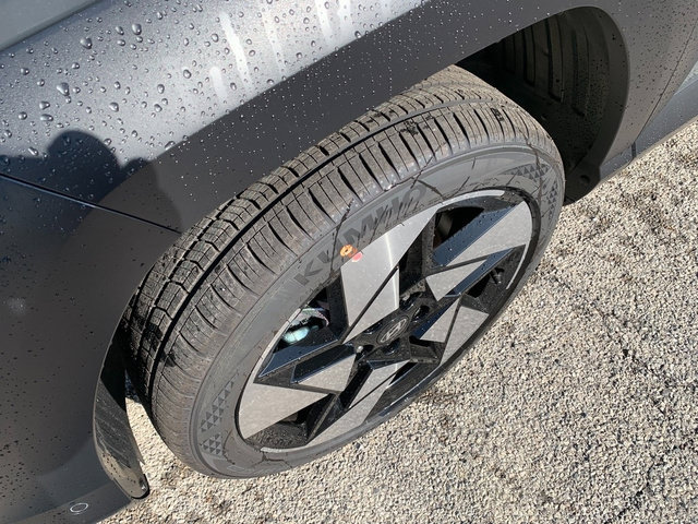 New 2027 Hyundai Kona Limited AWD/4WD image 9