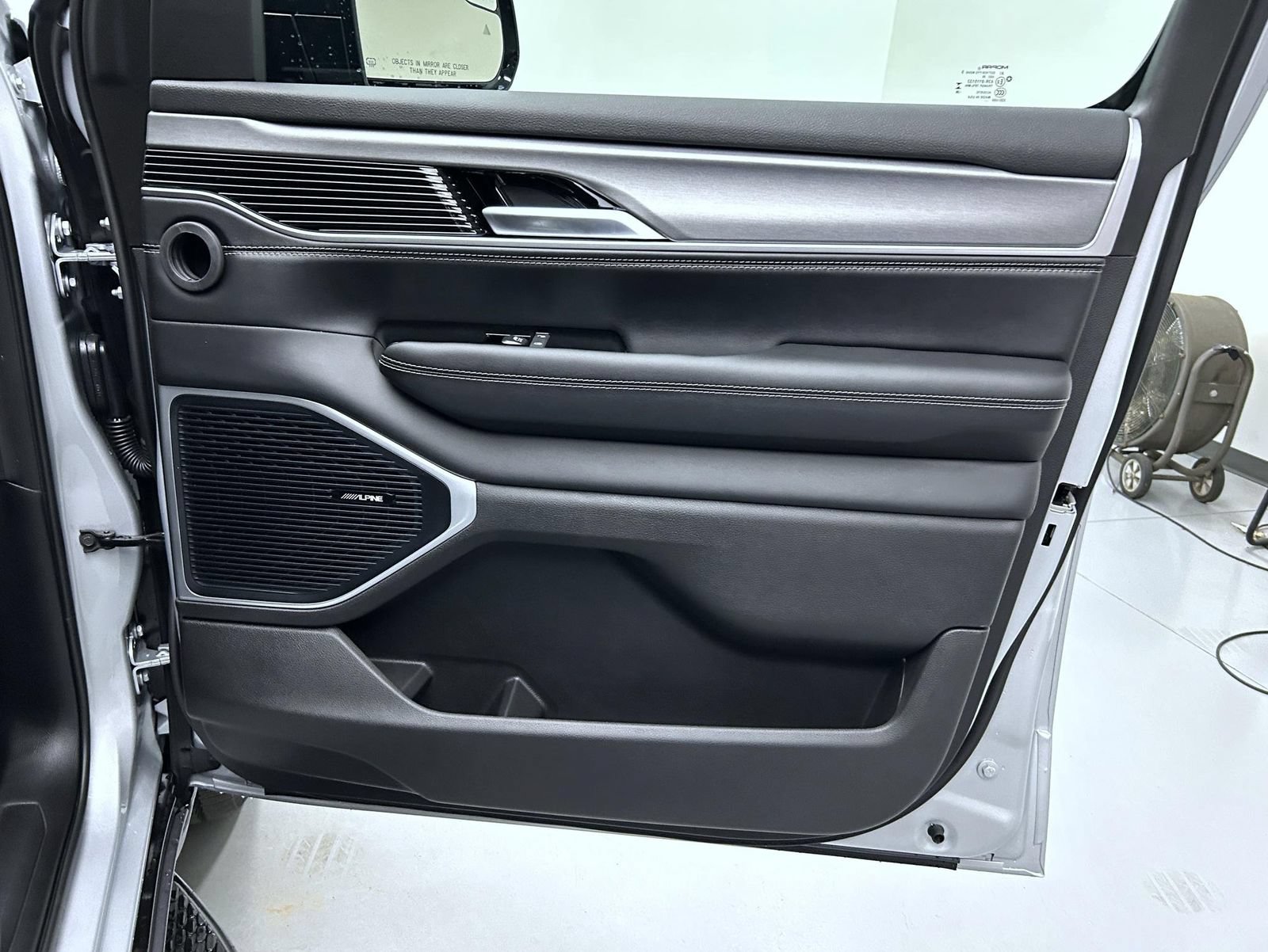 New 2026 Jeep Grand Wagoneer Limited AWD/4WD image 16