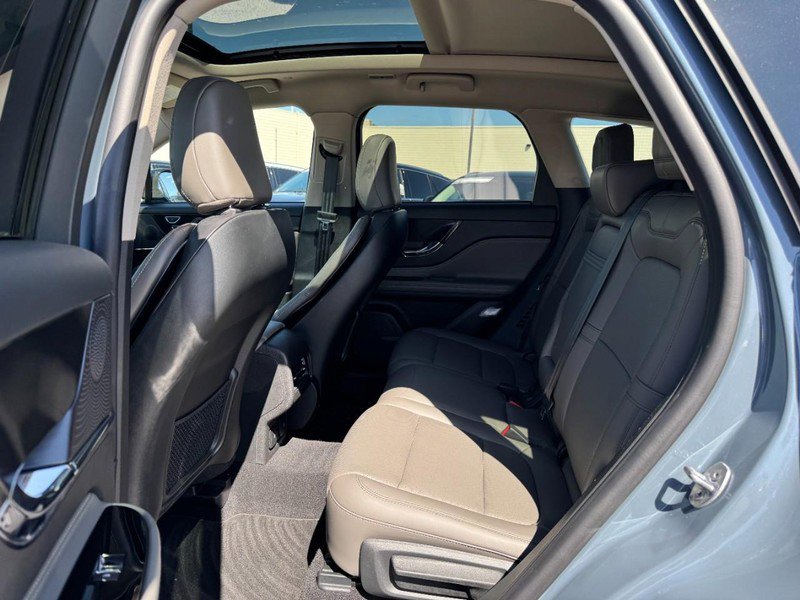 Used 2025 Lincoln Corsair Premiere AWD w/ Equipment Group 101A image 9