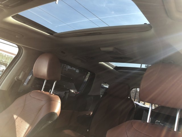 Used 2022 Kia Carnival SX Prestige image 10