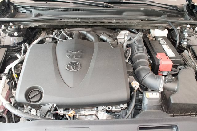 Used 2019 Toyota Camry XSE FWD image 3