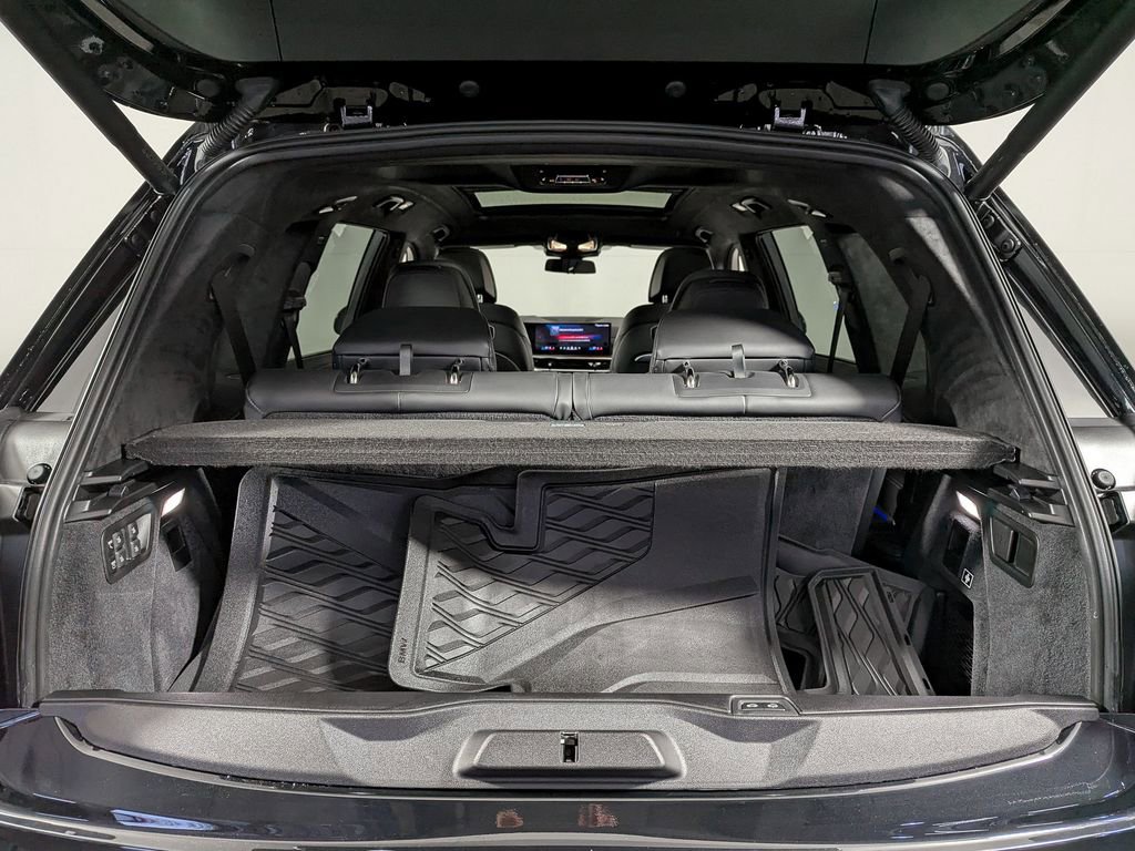 Used 2026 BMW X7 M60i image 59