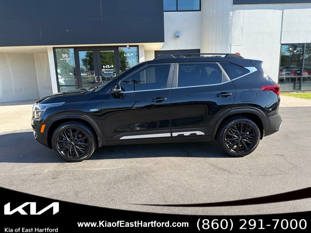 Certified 2022 Kia Seltos Nightfall Edition AWD/4WD image 2