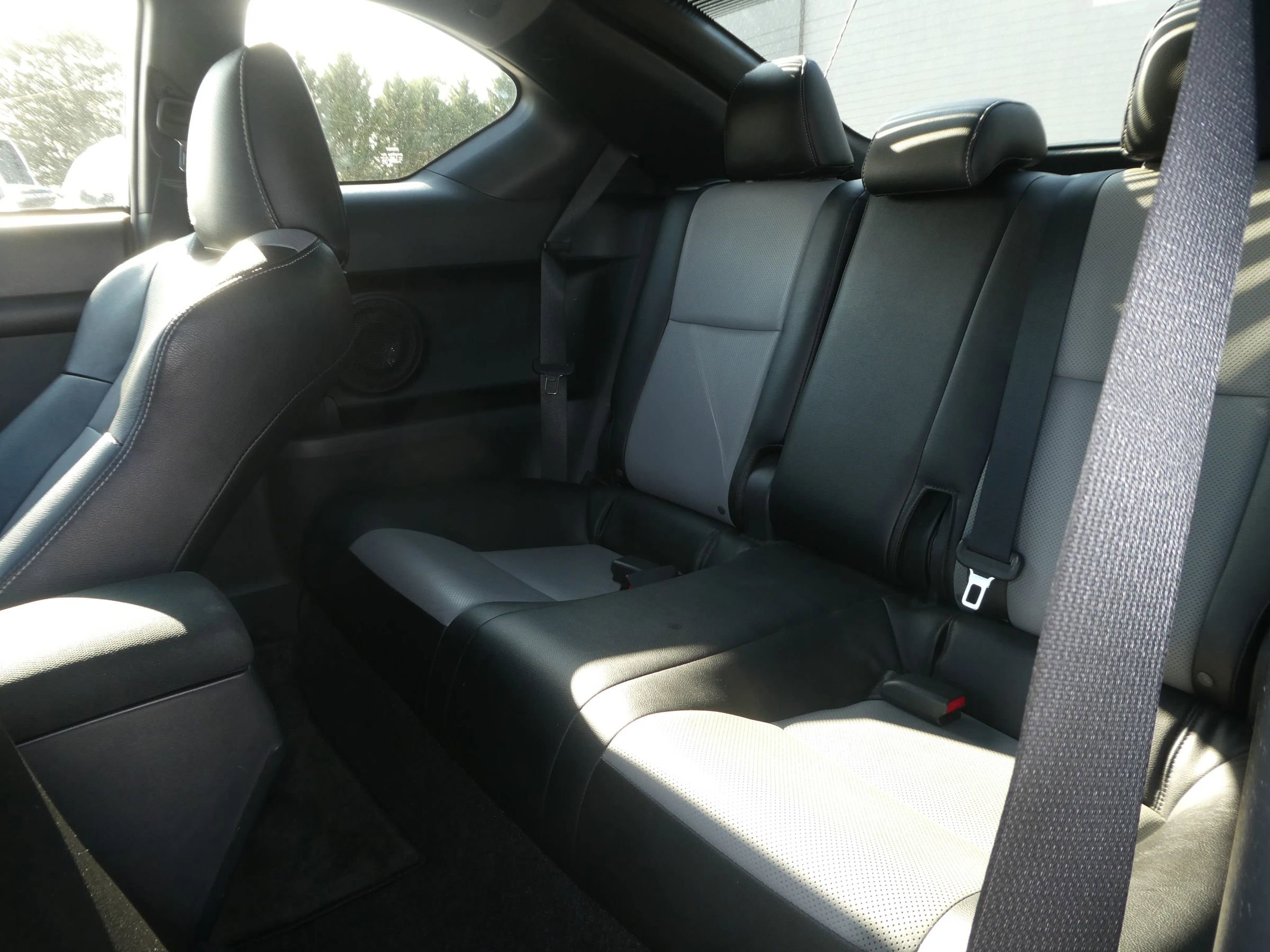 Used 2015 Scion tC image 25