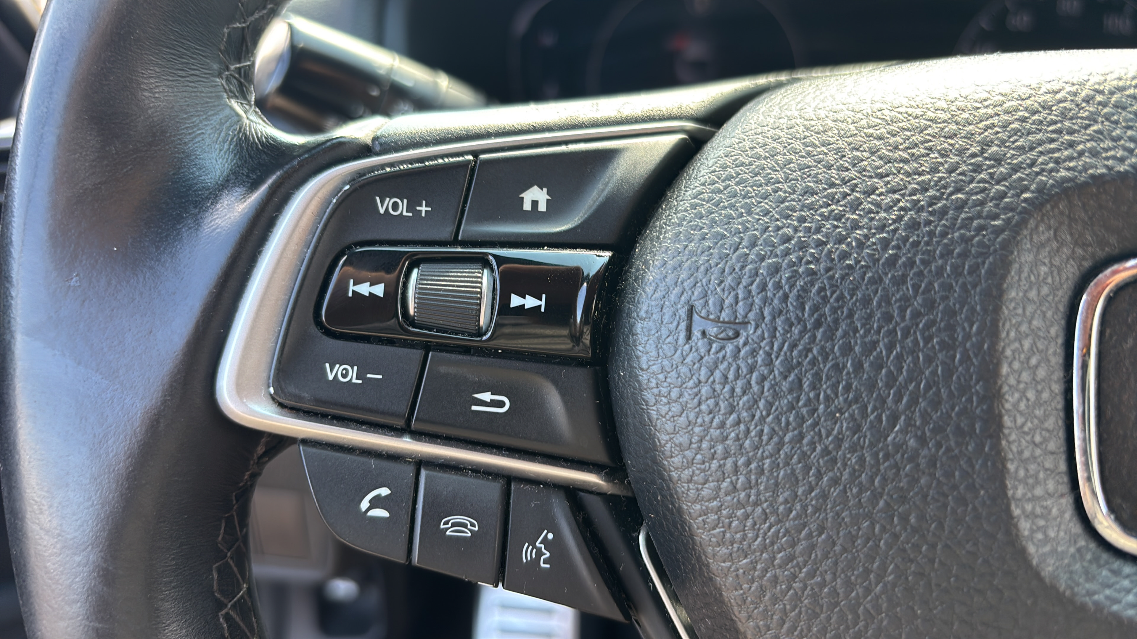 Used 2018 Honda Accord Sport image 25