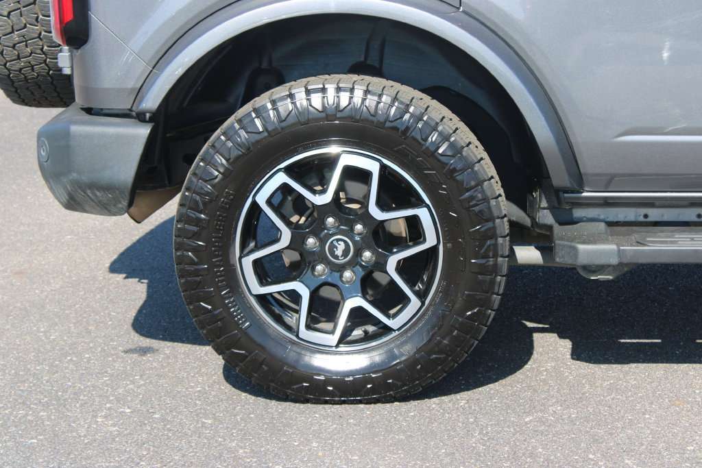 Used 2024 Ford Bronco Outer Banks AWD/4WD image 13