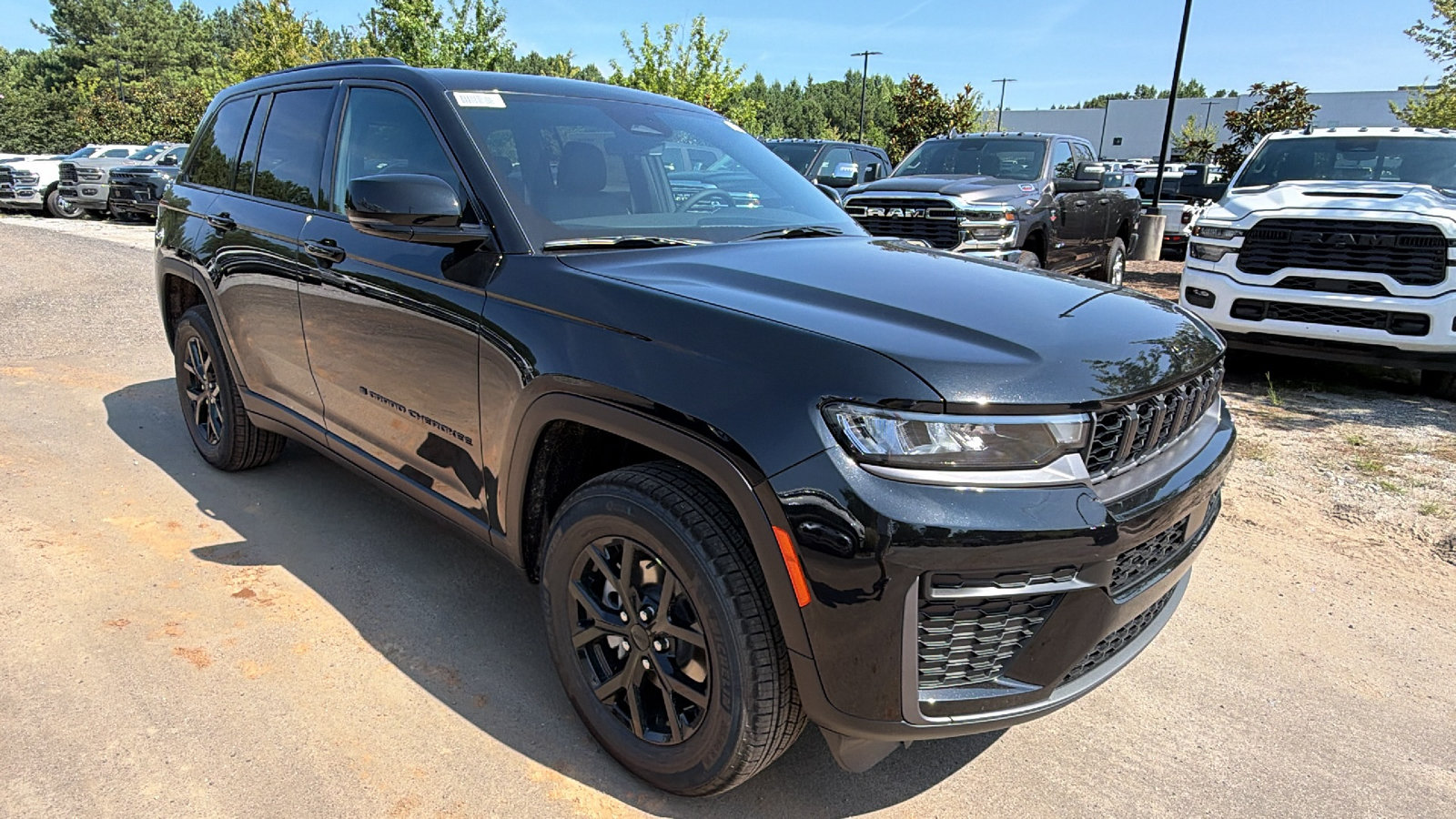 New 2026 Jeep Grand Cherokee Altitude AWD/4WD image 5