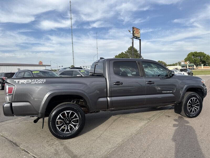 Used 2020 Toyota Tacoma 4x4 Double Cab image 8