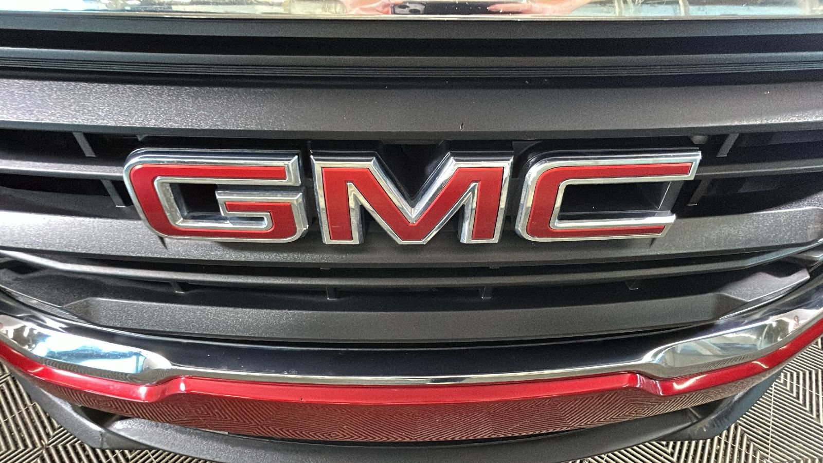 Used 2022 GMC Terrain SLE w/ Driver Convenience Package AWD/4WD image 10