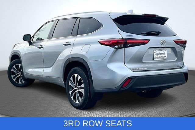 Used 2023 Toyota Highlander XLE image 5