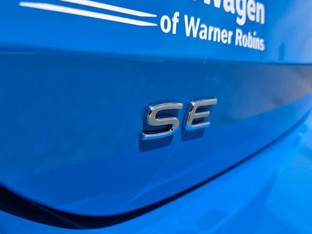 New 2026 Volkswagen Taos SE FWD image 11