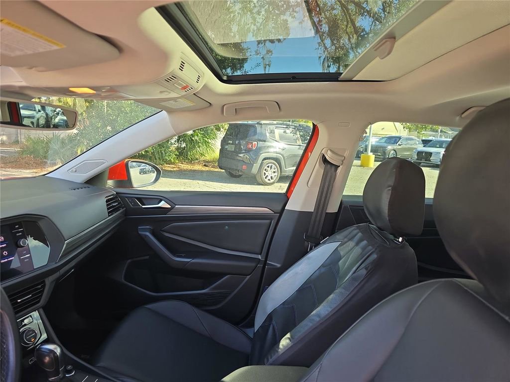 Used 2019 Volkswagen Jetta SEL image 25