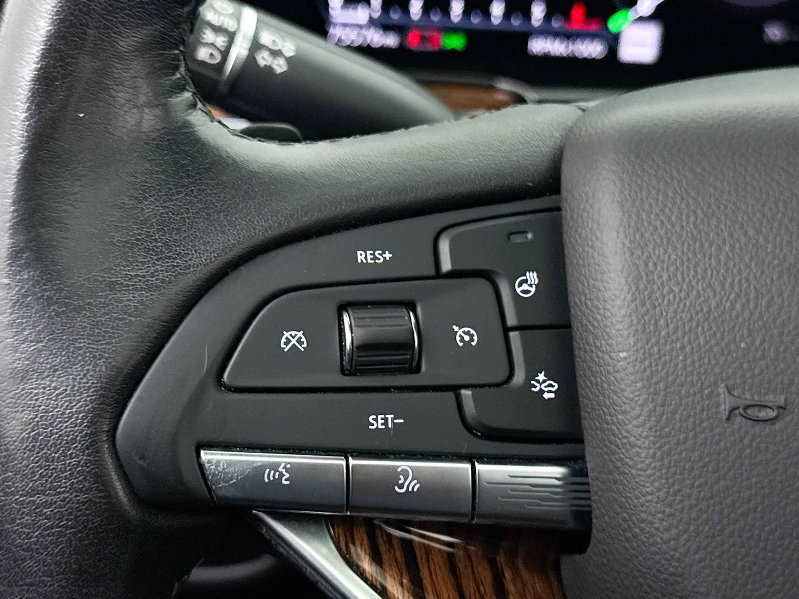 Used 2021 Cadillac Escalade ESV Premium Luxury AWD/4WD image 40