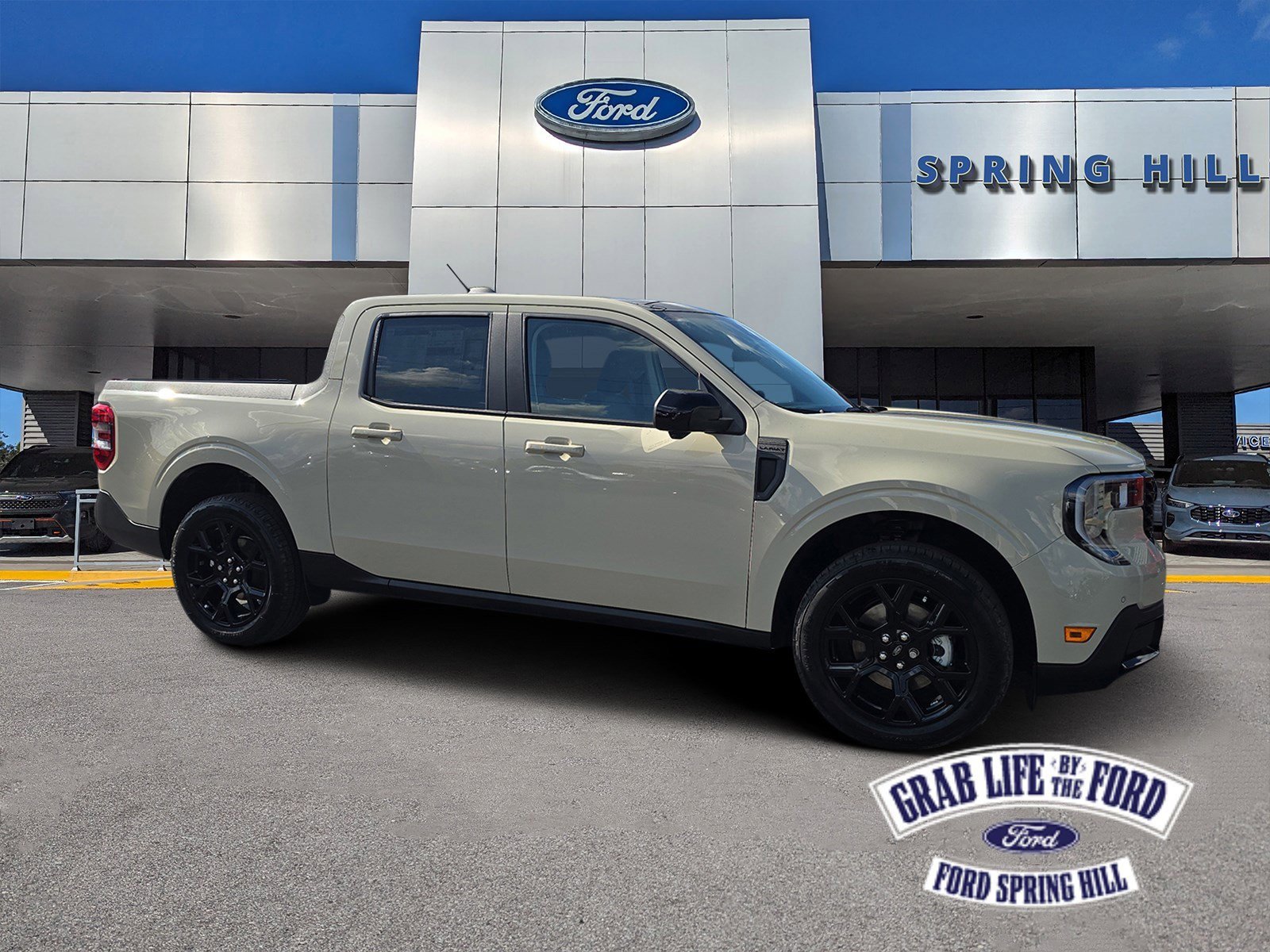 New 2025 Ford Maverick Lariat w/ Black Appearance Package