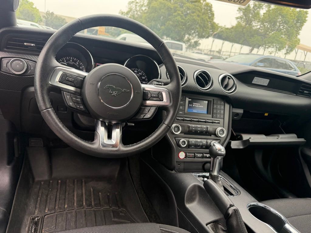 Used 2017 Ford Mustang Coupe RWD image 5