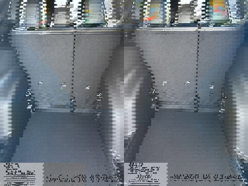 New 2026 Jeep Compass Latitude image 11