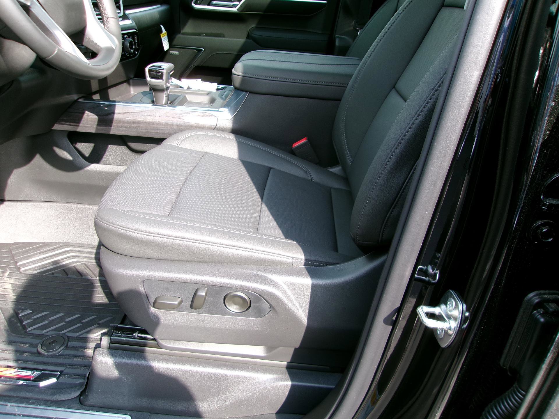 New 2026 Chevrolet Silverado 1500 LTZ w/ LTZ Premium Package image 11