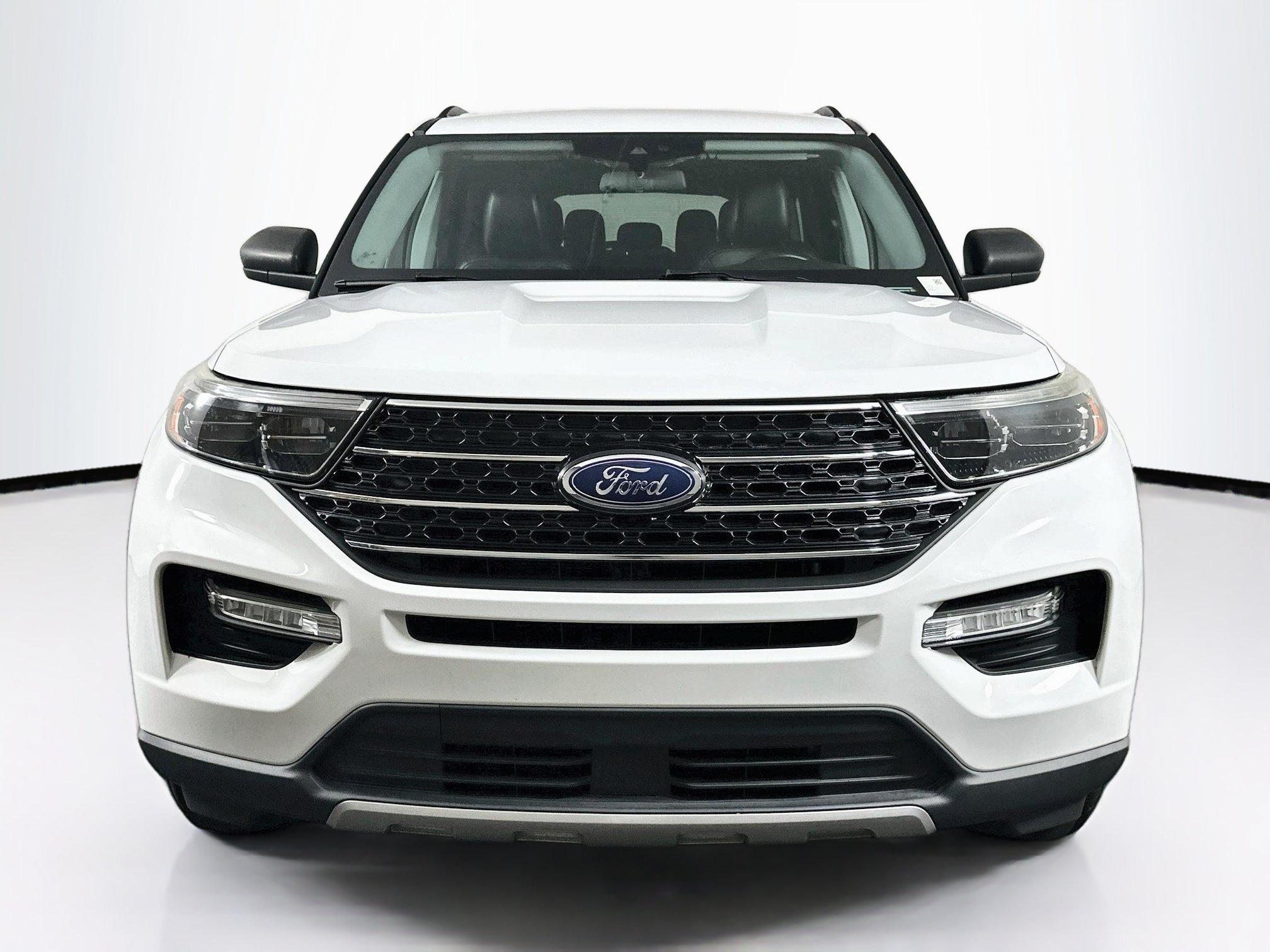 Used 2021 Ford Explorer XLT w/ Equipment Group 202A AWD/4WD image 2