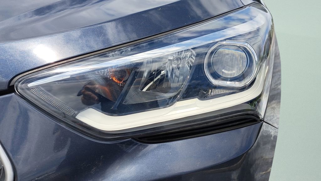 Used 2018 Hyundai Santa Fe SE w/ Cargo Package FWD image 34