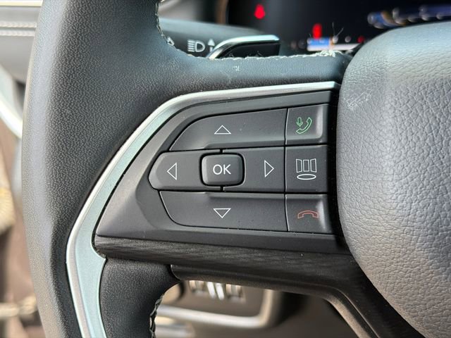 Used 2023 Jeep Grand Cherokee L Laredo RWD image 25