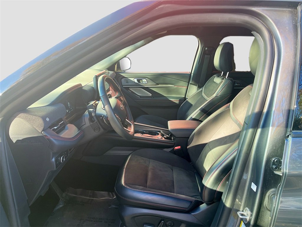 Used 2025 Ford Explorer ST image 22