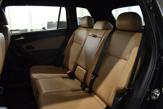 Used 2022 Volkswagen Tiguan SE AWD/4WD image 32