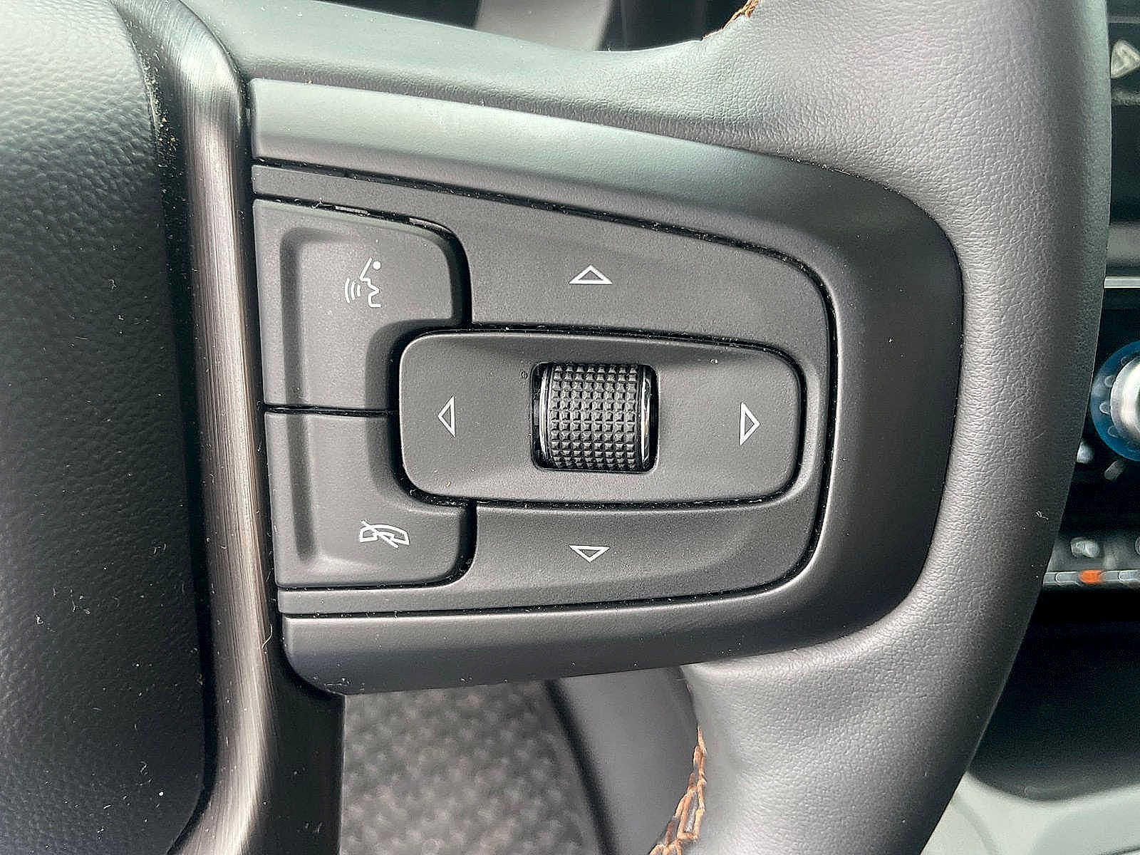 Used 2024 GMC Sierra 1500 AT4 w/ Technology Package AWD/4WD image 15
