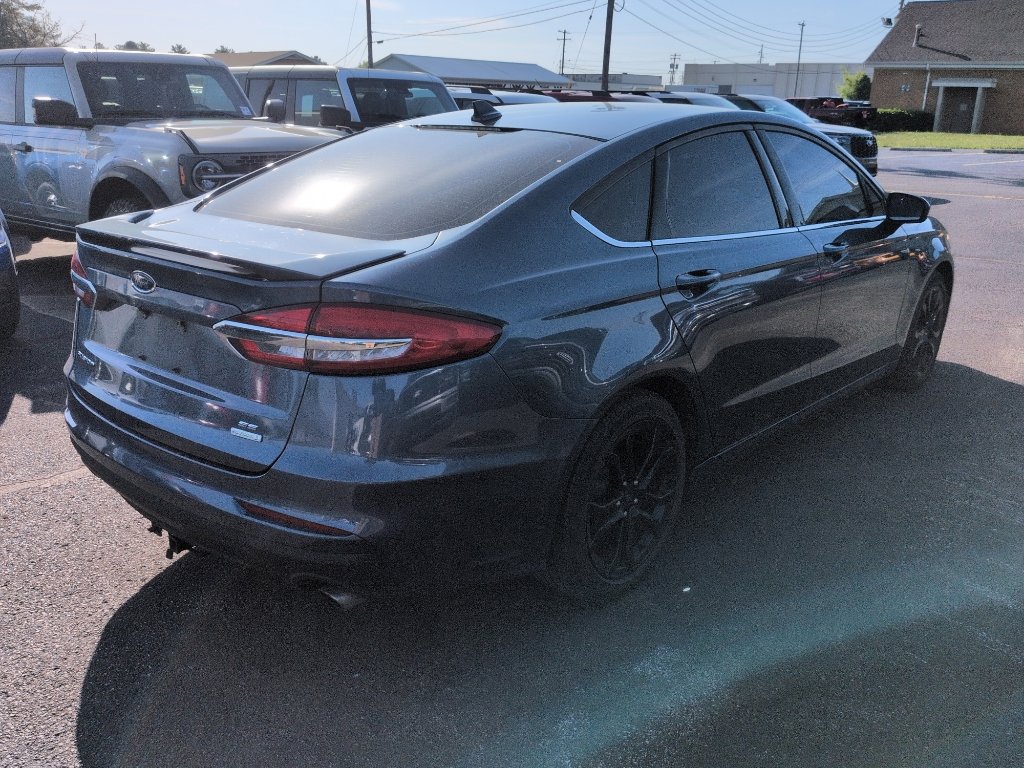 Used 2019 Ford Fusion SE w/ Equipment Group 151A image 3