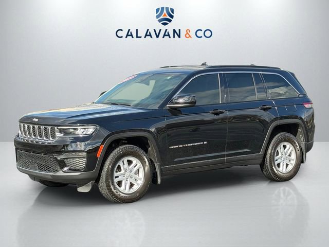 Used 2024 Jeep Grand Cherokee Laredo w/ MOPAR Finishing Package image 3
