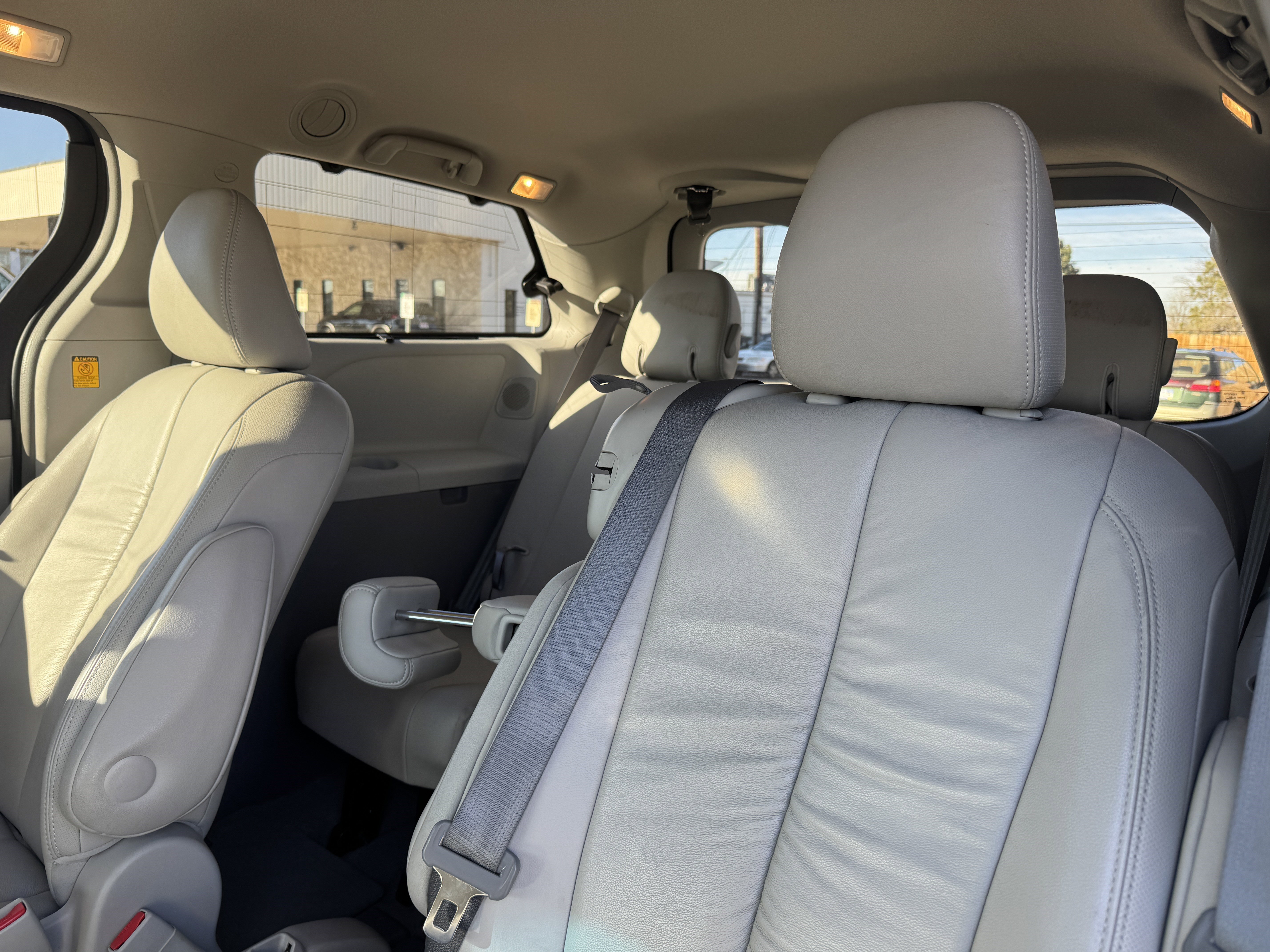 Used 2012 Toyota Sienna XLE image 15