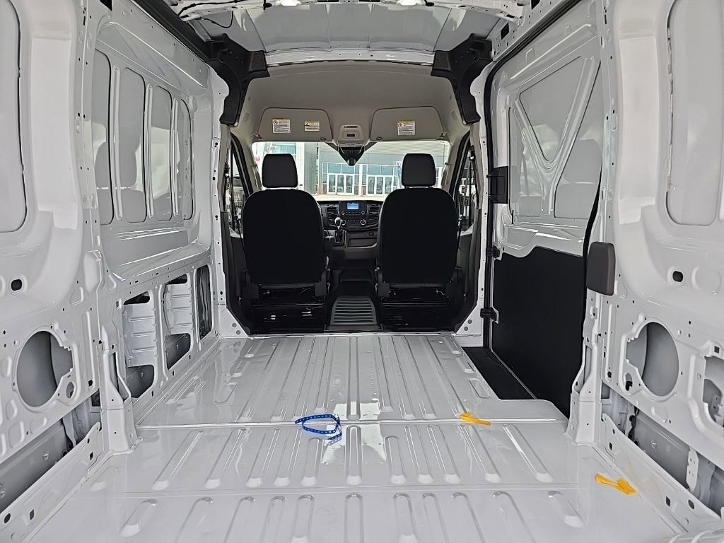 New 2025 Ford Transit 250 148 Medium Roof RWD image 10