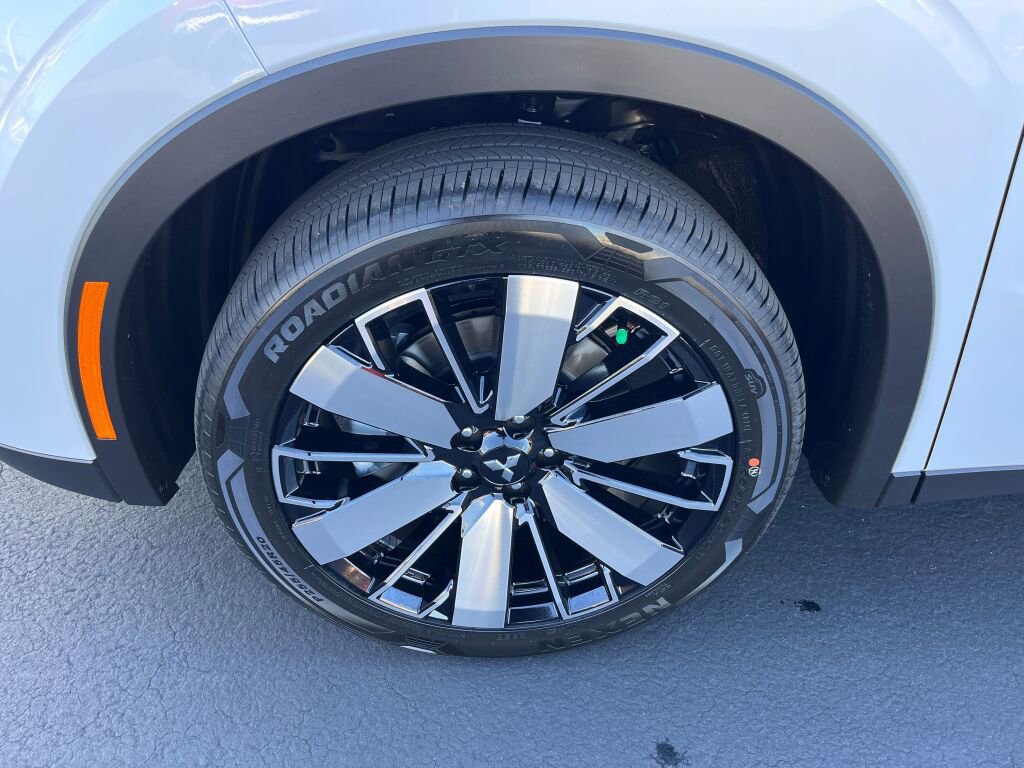 New 2025 Mitsubishi Outlander SE image 10