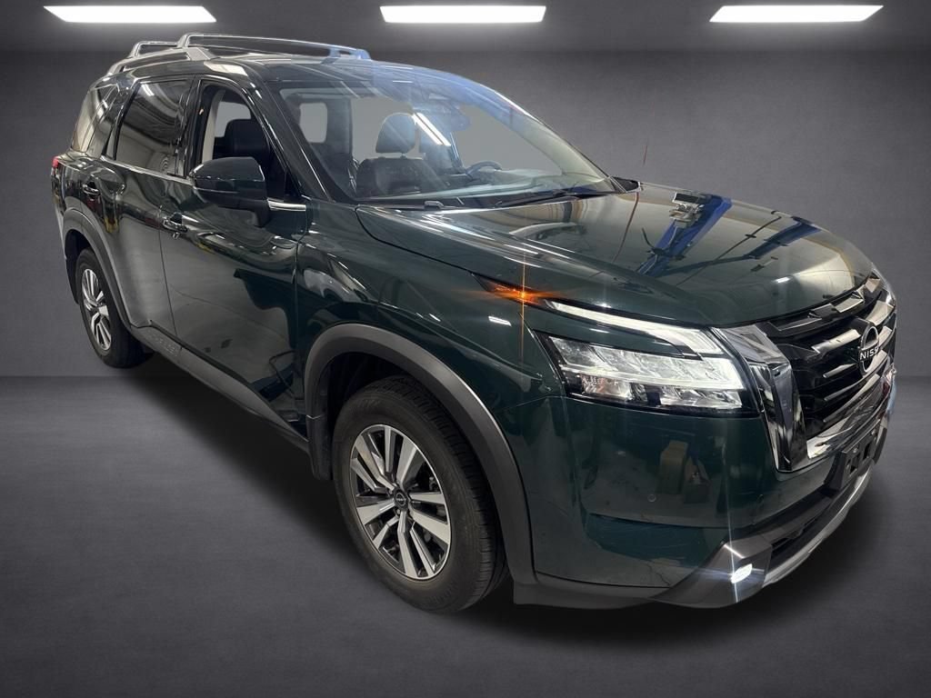 Used 2022 Nissan Pathfinder SL FWD image 3
