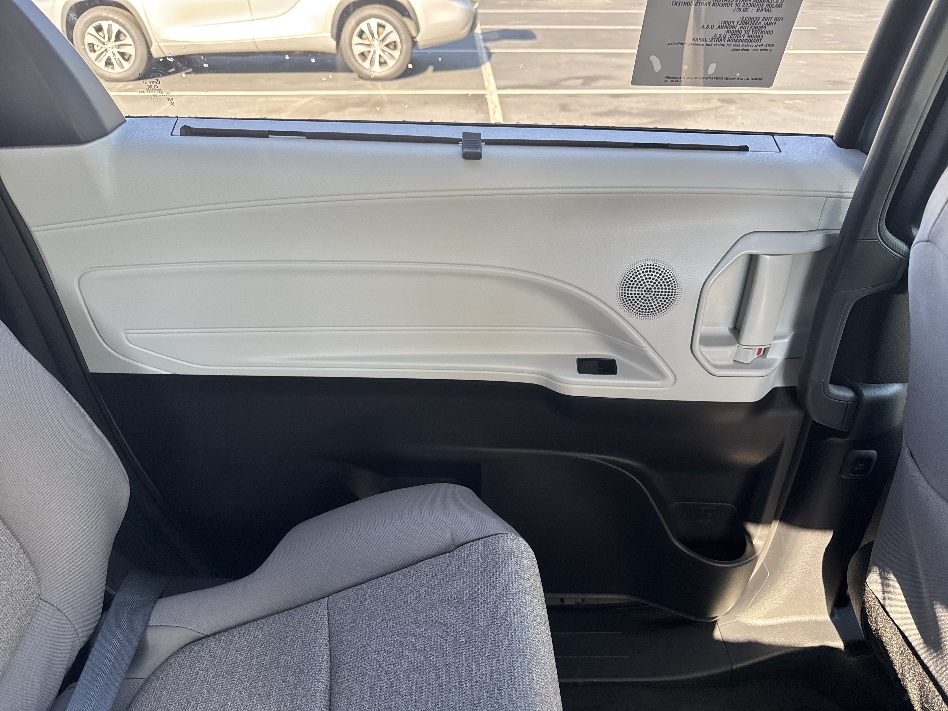 New 2025 Toyota Sienna LE FWD image 26