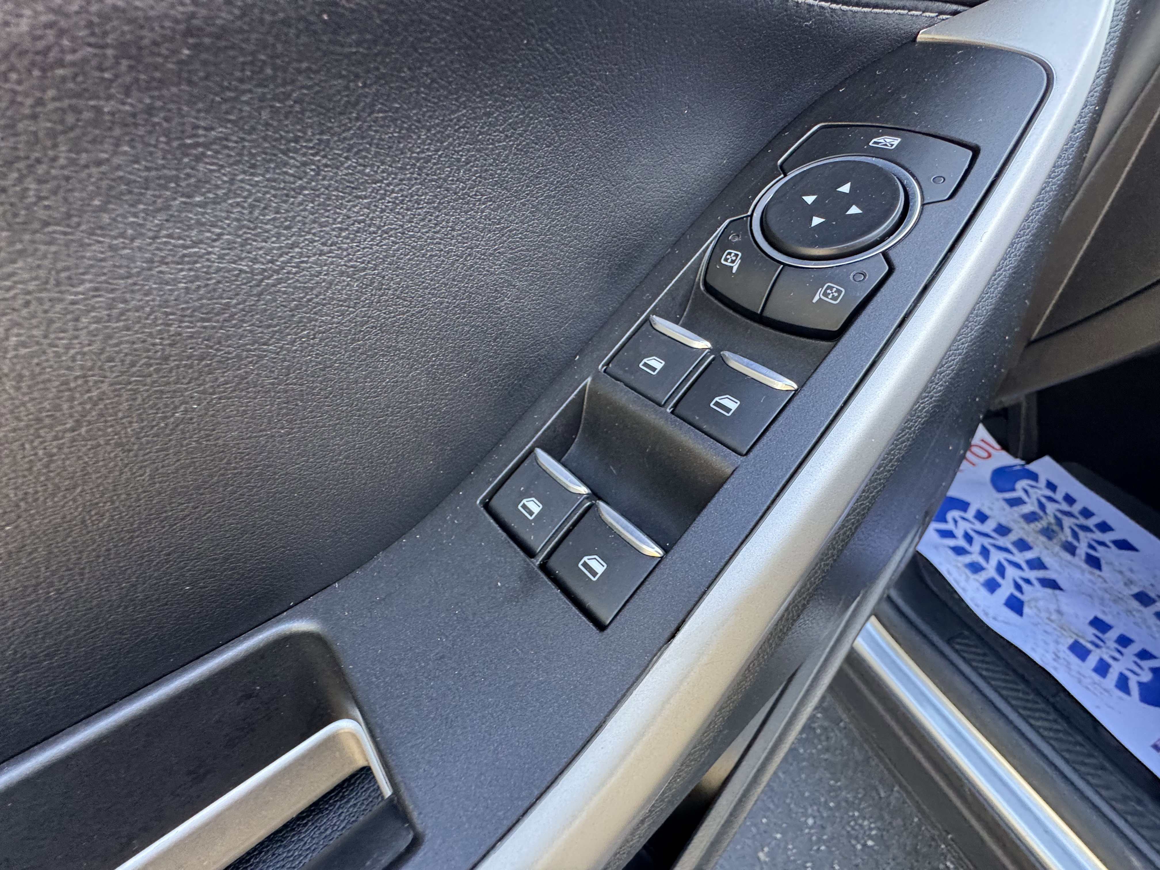 Used 2021 Ford Explorer XLT w/ Equipment Group 202A image 13